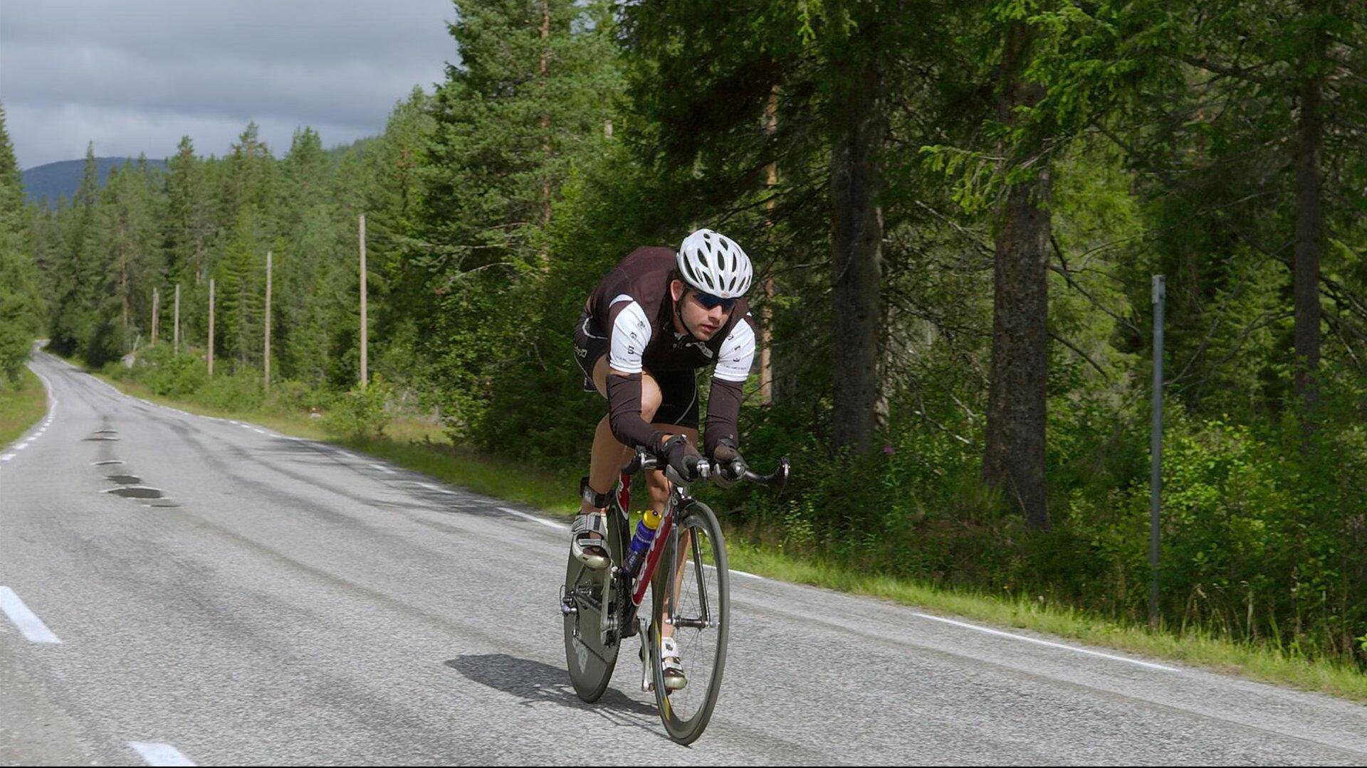 勒克莱尔赛后惊魂,首圈即感失控,赛车几乎要撞墙了